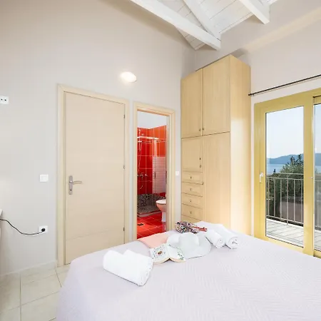 Pinelopi Καραβόμυλος