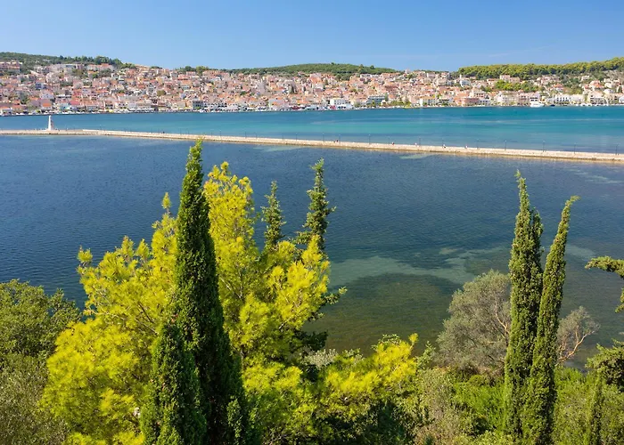 Pinelopi Villa Karavomylos