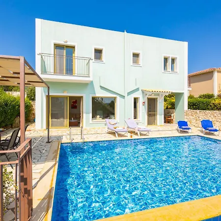 Pinelopi Villa Karavomylos